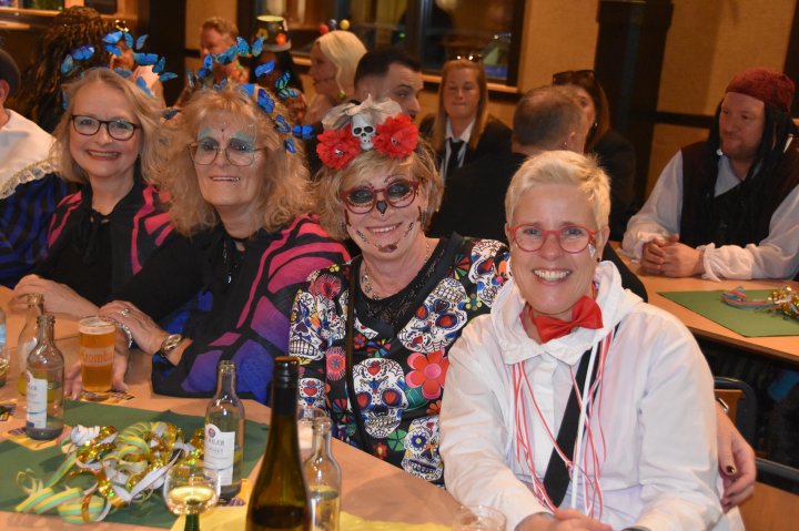 Impressionen von der Prunksitzung in Bilstein, mit Proklamation des Prinzenpaares.