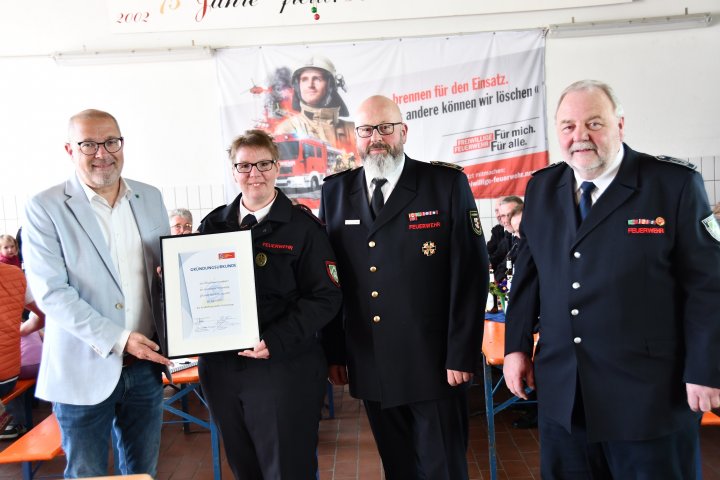 Gründung der Kinderfeuerwehr der Gemeinde Finnentrop im Feuerwehrhaus Lenhausen.