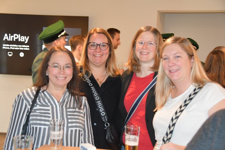 Einweihung des Speisesaals in der Schützenhalle Heggen am Sonntag, 9. November.