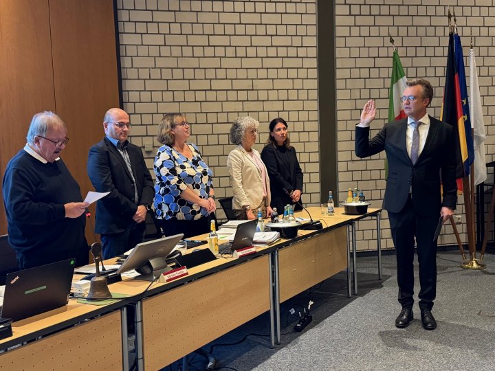 Mit der konstituierenden Ratssitzung ist die Lennestädter Politik in die nächste Wahlperiode gestartet.