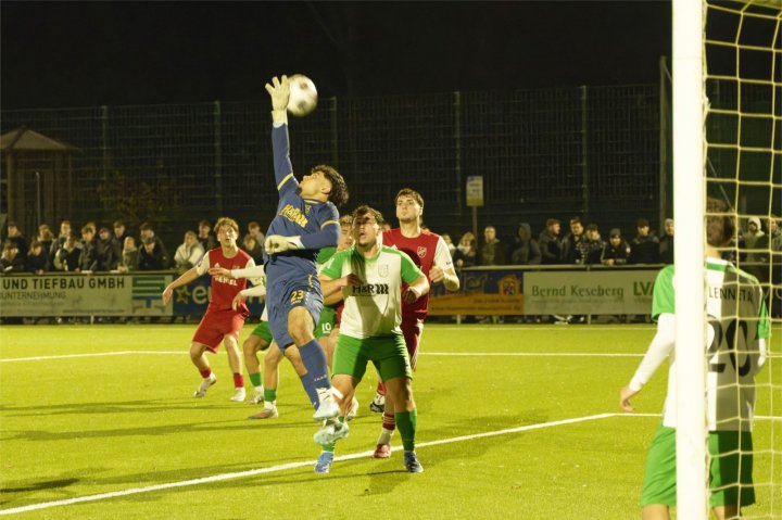 Die A-Jugend des FC Lennestadt sicherte sich nach einem spannenden Finale den Kreispokal.