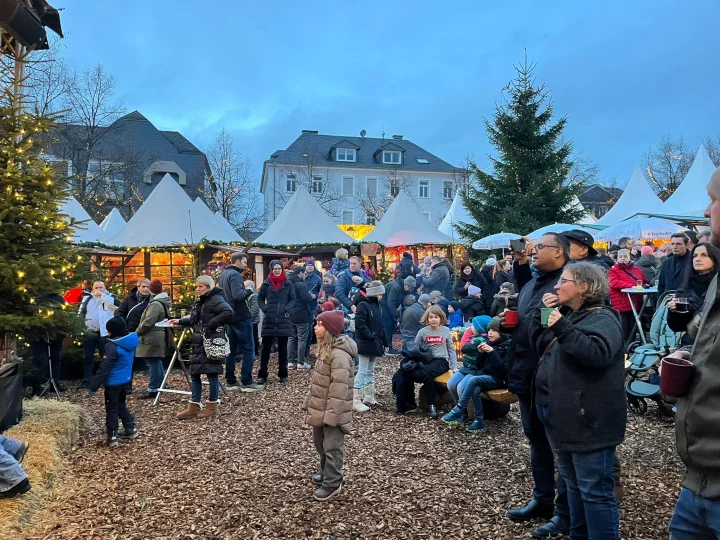 Impressionen vom Weihnachtsmarkt in Olpe.