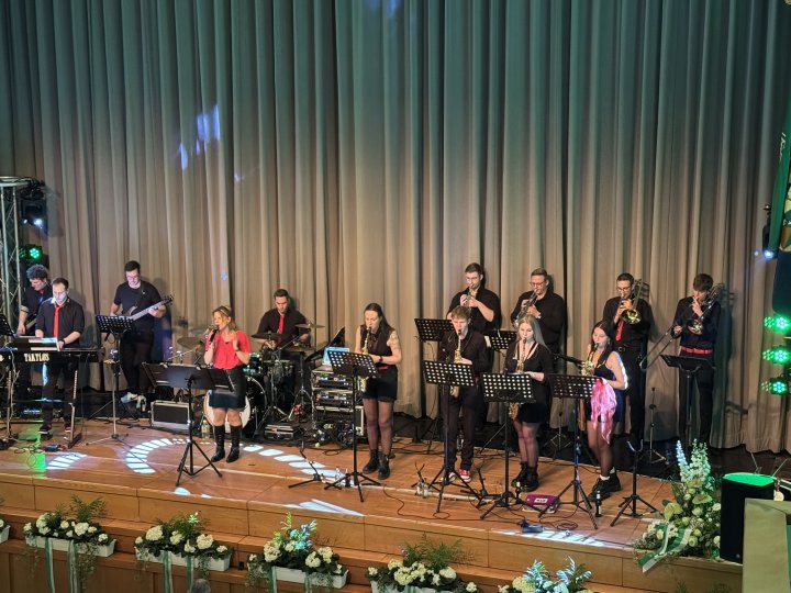 Tanzmusik “Taktlos” des Musikvereins Rhode beim Olper Schützenball am 10.01.2026.