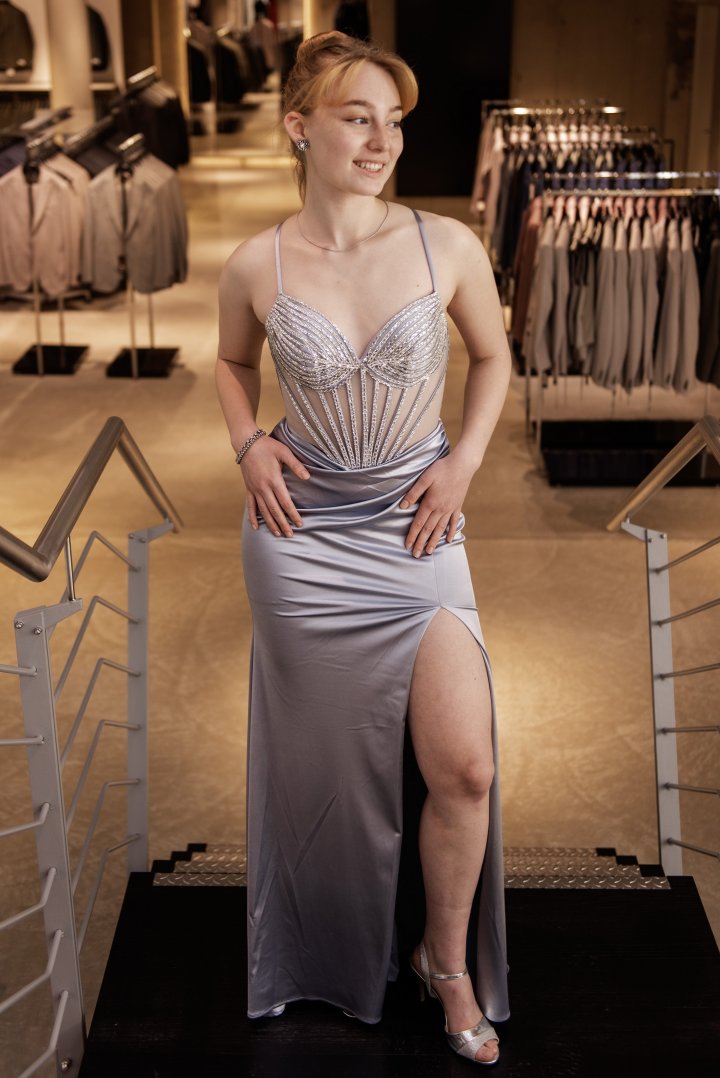Abiball-Aktion 2026: Laetitia Stahl und Luis Vitale vom Bündelungsjahrgang des Städtischen Gymnasiums Olpe, St.-Franziskus-Gymnasiums Olpe und Rivius Gymnasiums Attendorn.