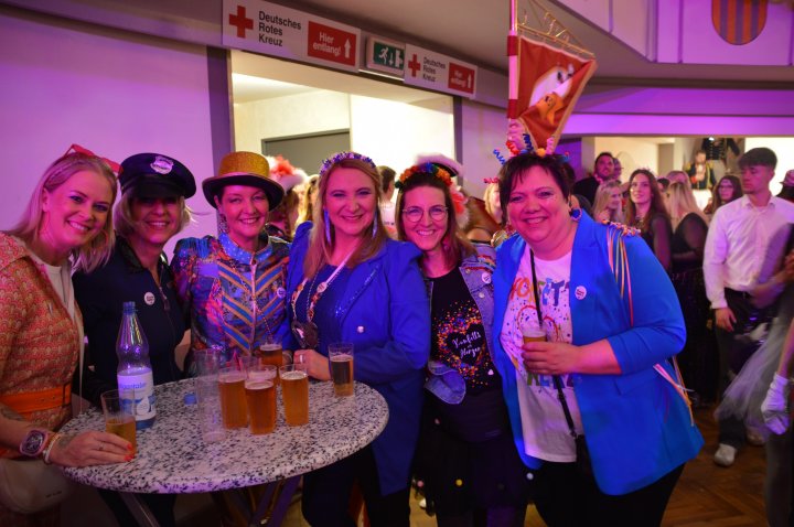 Impressionen von der Damensitzung des KC Grevenbrück.