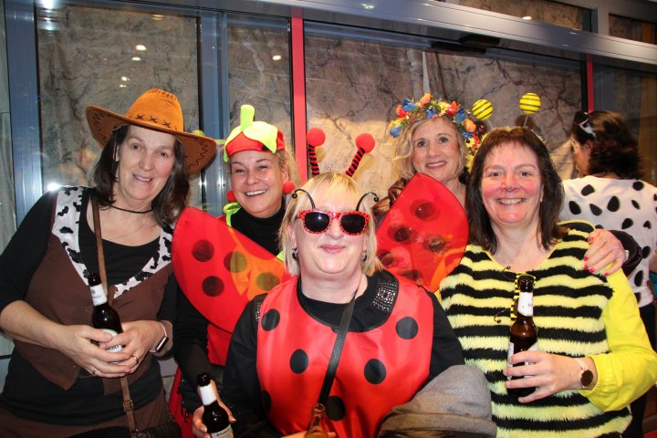 Jecke Tradition an Altweiber: Rathaussturm in Wenden 2026.