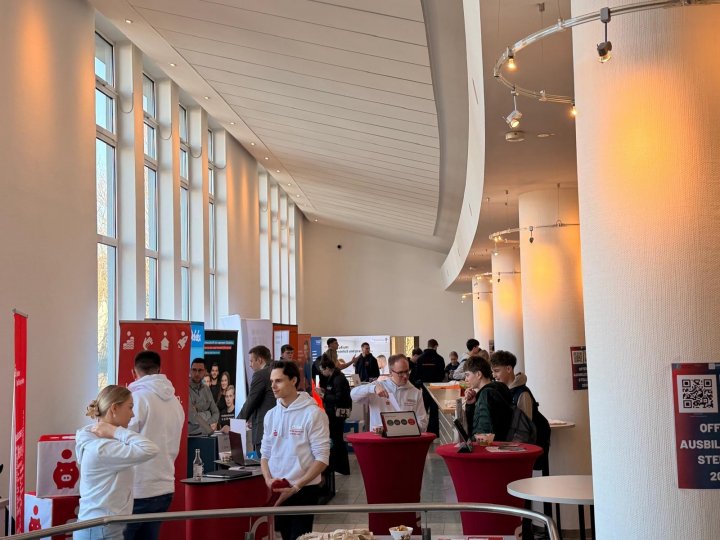 Die Ausbildungsmesse Olpe bietet für Jugendliche intensive Einblicke in die Berufswelt.