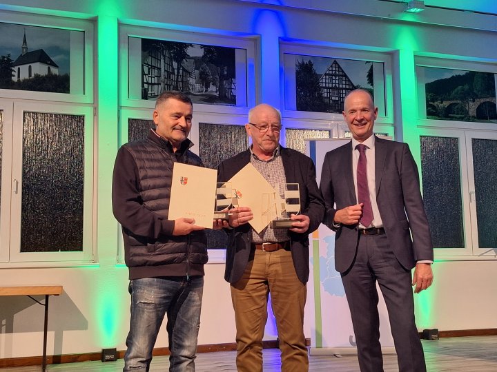 Antonio Barbarino, Stephan Ochsenfeld und Landrat Theo Melcher (v.l.).