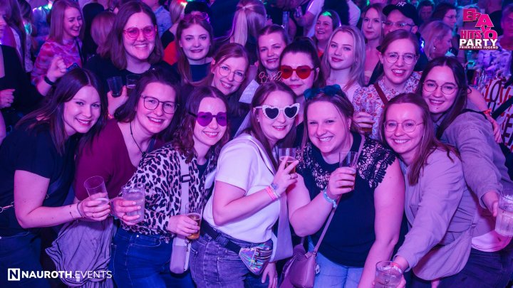 Partystimmung pur gab es am Samstag, 14. März, in Altenhundem: Die BRAVO HITS Party begeisterte in der Volksbankarena Sauerlandhalle mehr als 1.500 Besucher.