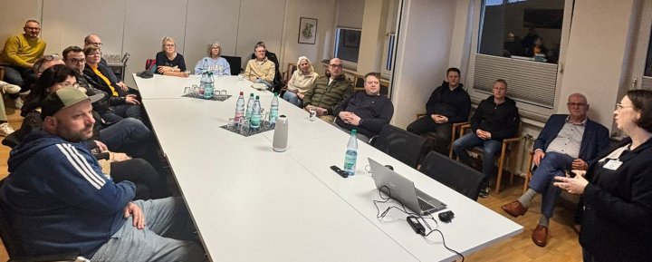 Vertreter der CDU-Ortsunion Altenhundem haben jetzt das St.-Josefs-Hospital besucht und sich von der Klinikleitung informieren lassen.