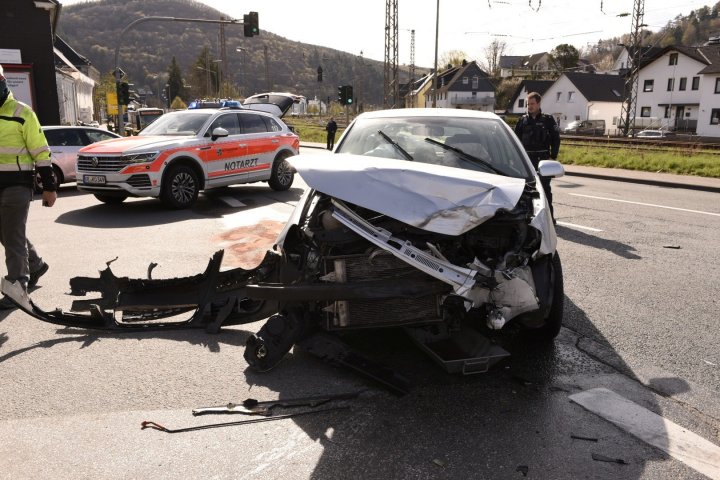 Auf der B 236 in Meggen hat sich am Donnerstag, 9. April, ein Verkehrsunfall ereignet.