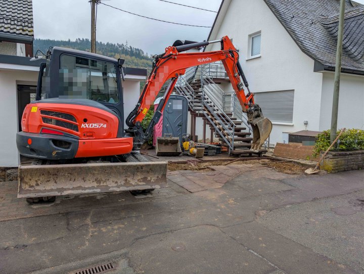 Wegen einer beschädigten Gasleitung rückte die Feuerwehr Lennestadt am Donnerstagmorgen, 16. April, nach Altenhundem aus.