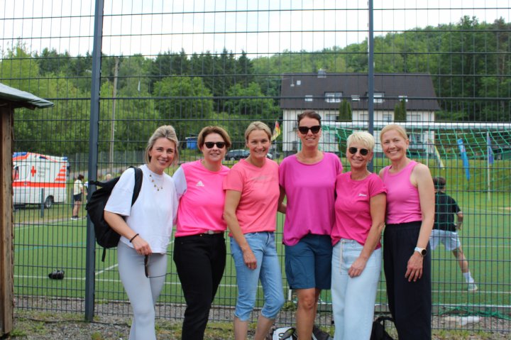 Zum zweiten Mal hat der SV Würdinghausen des Volksbank-Friedenslauf ausgerichtet. 90 Teilnehmer waren dabei und setzten ein Zeichen für Frieden und Toleranz.