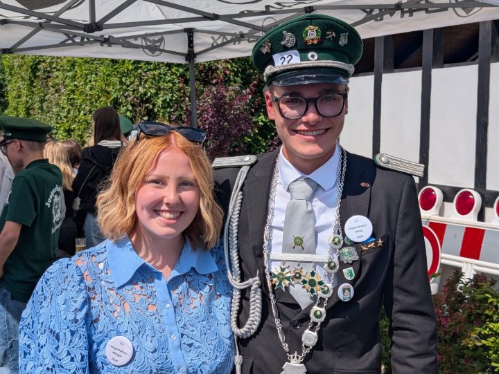 Nico Büdenbender und Celine Bode sind das neue Jungschützenkönigspaar in Halberbracht.