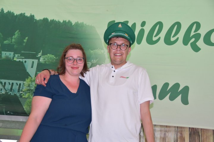 Königspaar Julian Fischer und Loreen Lehmann.