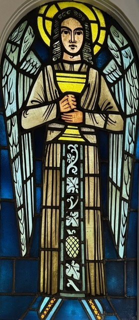 Zu den besonderen Schätzen der Johanneskirche gehören die fünf Chorfenster des Künstlers Paul Thol.