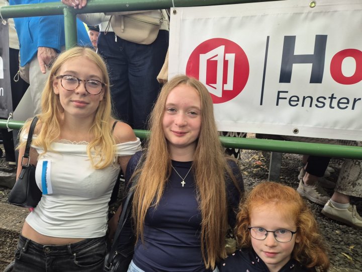 Die drei Töchter des neuen Königspaares.