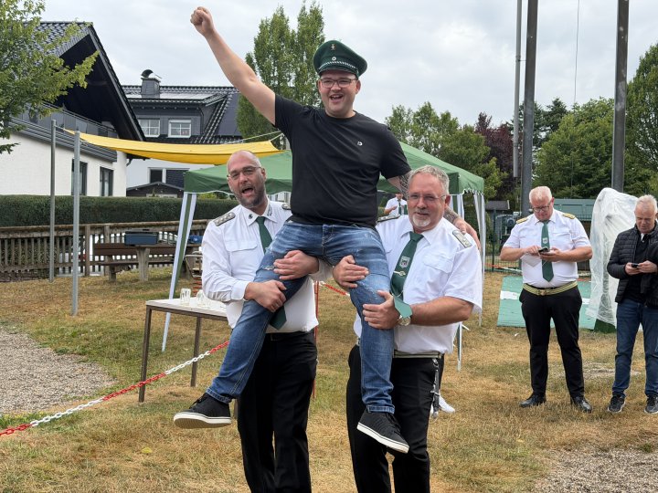 Impressionen vom Vogelschießen in Dünschede 2026.