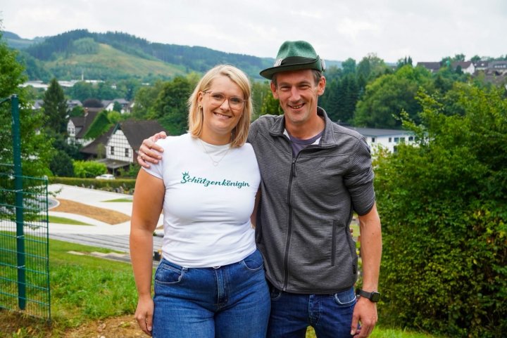 Jan und Nicole Reinecke sind das neue Schützenkönigspaar in Fretter.