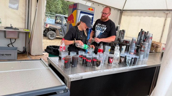 Beim Wacken Open Air packen zahlreiche Menschen aus dem Kreis Olpe mit an, um den 85.000 Besuchern ein unvergessliches Erlebnis zu bescheren.