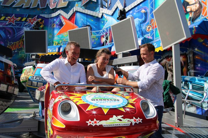 Was für eine Ehre: Der „Breakdance No. 1“ der Familie Bonner hat jetzt eine eigene Wendener-Kirmes-Gondel. Am Freitagvormittag, 14. August, ist sie zum ersten Mal der Öffentlichkeit präsentiert worden.
