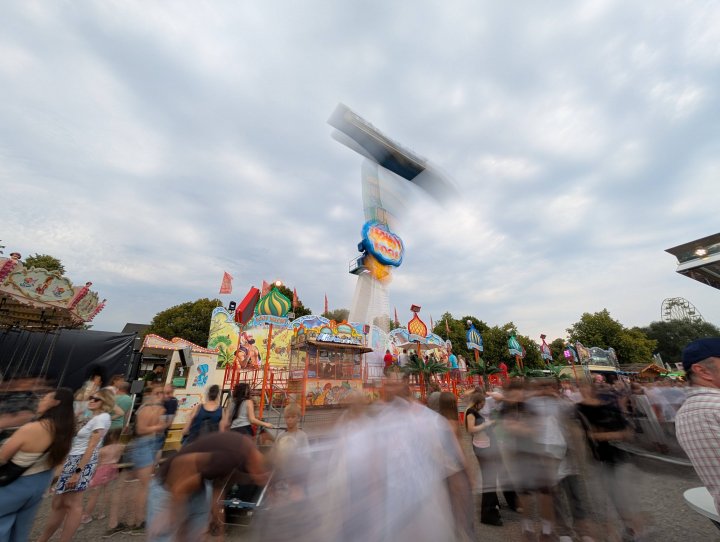 LokalPlus testet die vier neuen Fahrgeschäfte auf der Wendener Kirmes: 1001 Nacht.
