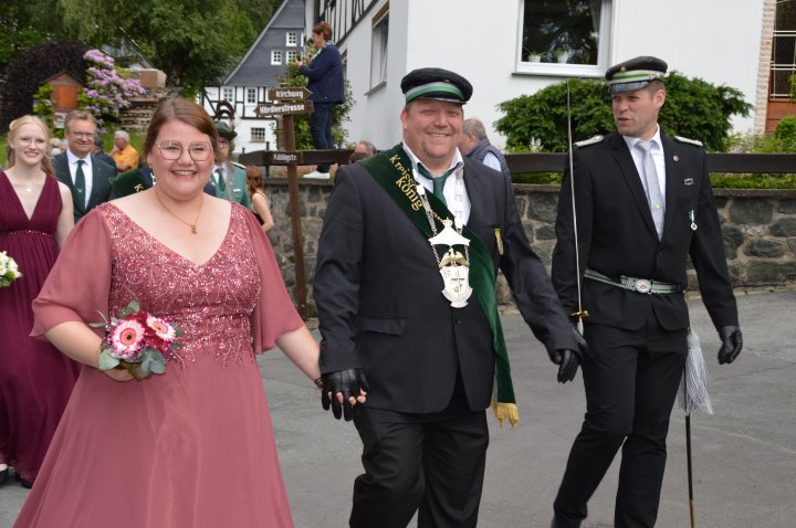 Impressionen vom großen Jubiläumsfestzug am Schützenfest-Samstag in Milchenbach.