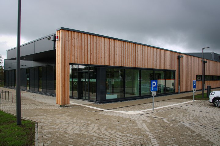 Ein Rundgang durch das neue Hallenbad in Wenden.
