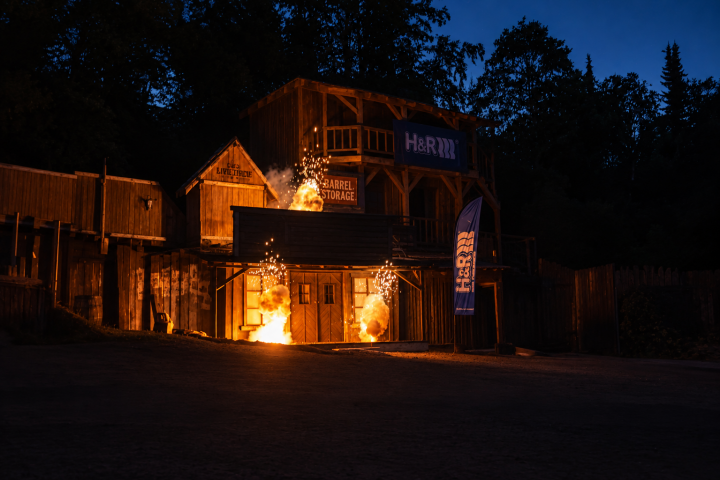 Explosionsartig startete die letzte Show mit Band vor Max Giesingers Bühnenpause.