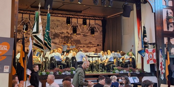 125 Jahre St. Antonius, 100 Jahre Kolping und 40 Jahre Missionskreis: Heggen hat am Sonntag, 20. September, geich drei Jubiläen gefeiert.
