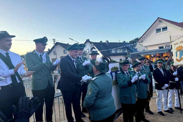 Impressionen vom Kreisschützenfest-Freitag mit Proklamation und Maniac-Party.