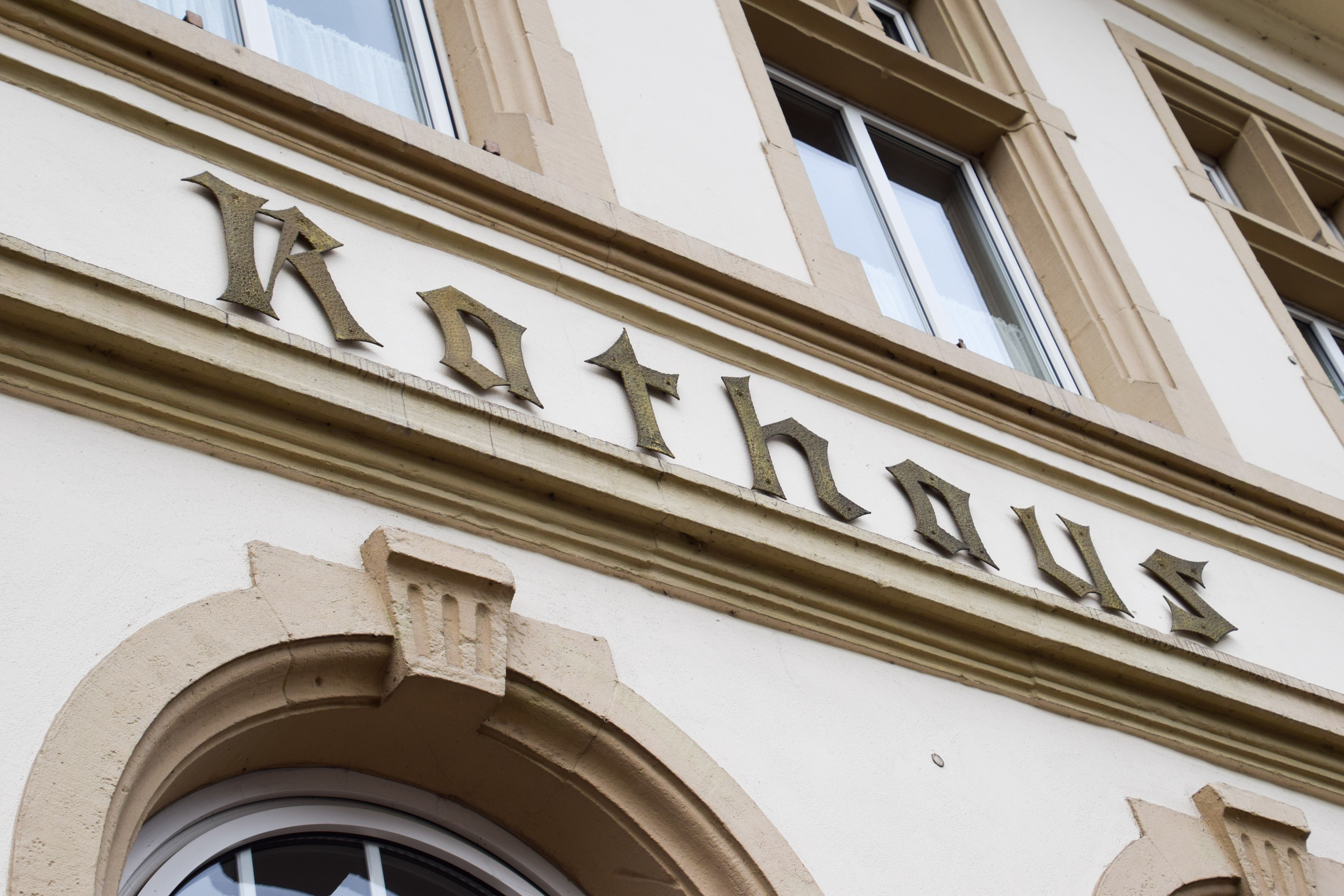 Das Kirchhundemer Rathaus. von Sven Prillwitz