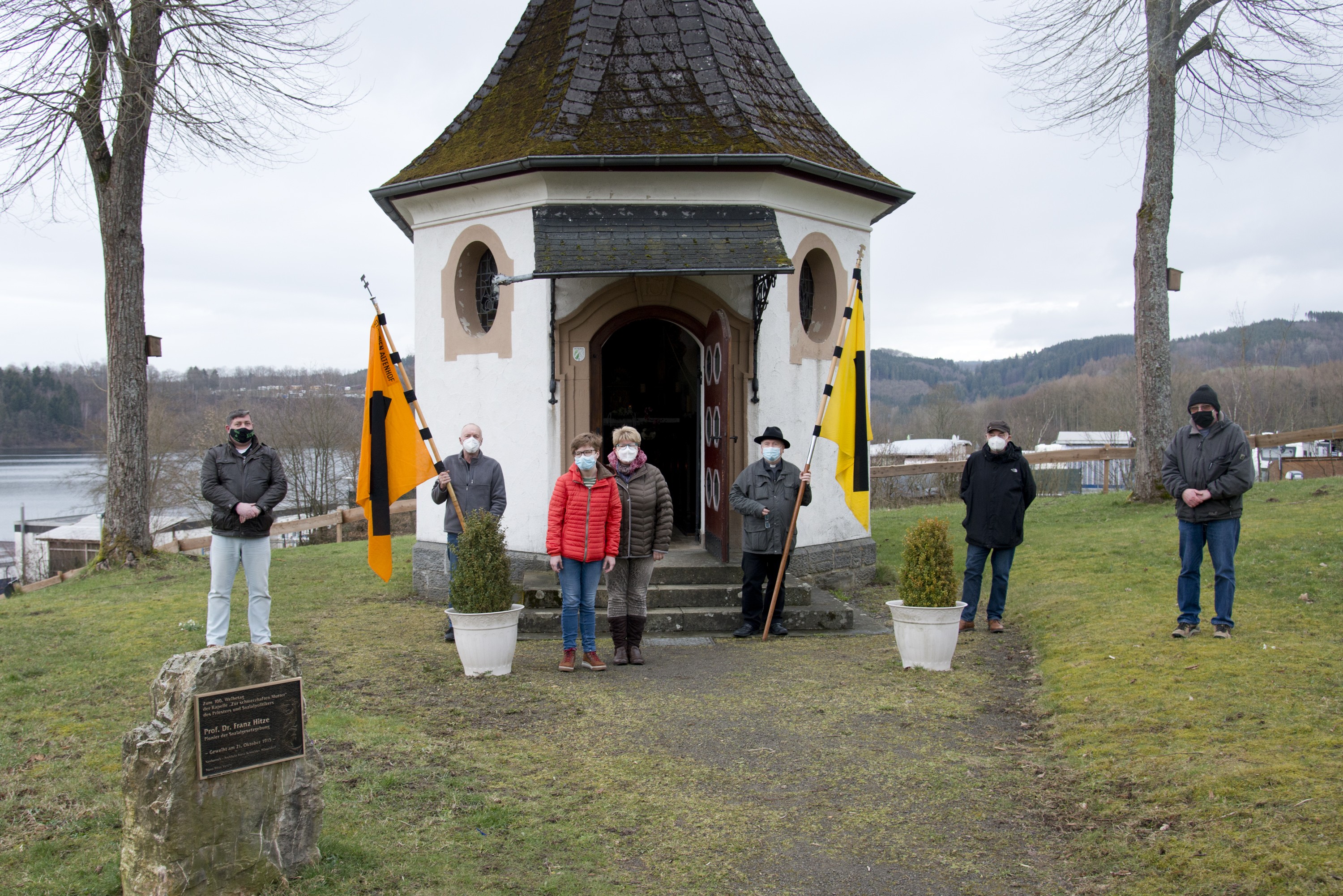 Dirk Johnen, Franz-Josef Klur, Louisa Hüttmann, Silke Hüttmann,
KAB-Präses Pfarrer Reinhard Lenz, Wilhelm ten Haaf und Bernd Sterzel. von KAB, Margitta Kiyek 