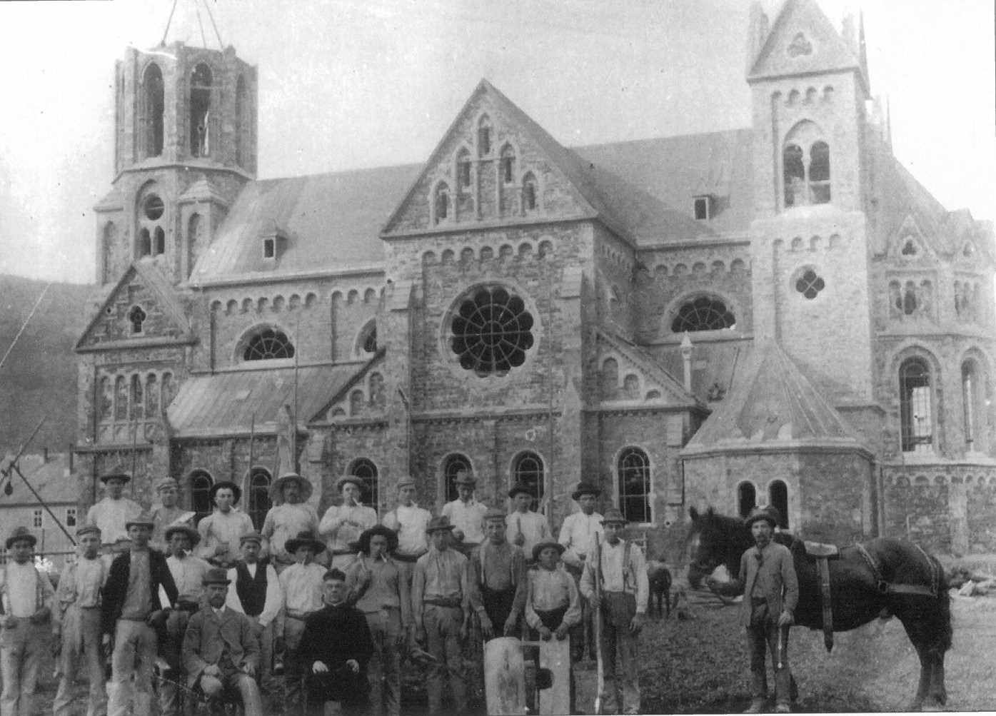 Ein Foto aus alten Zeiten: Vor 125 Jahren wurde die Meggener Pfarrkirche errichtet. von privat