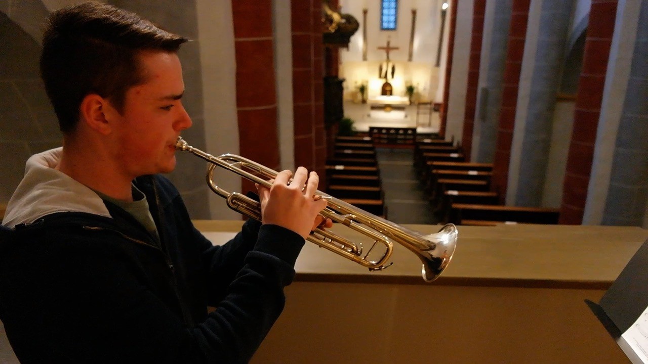 Solist Timo Hupertz (Trompete) beschert mit „You raise me up“ ein Klangerlebnis. von privat