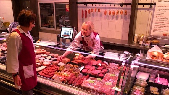 Höchstmögliche Qualität bei der Herstellung der Waren wie auch im Service und Verkauf ist dem Team von Fleischwaren Steinhoff wichtig. von Fleischwaren Steinhoff