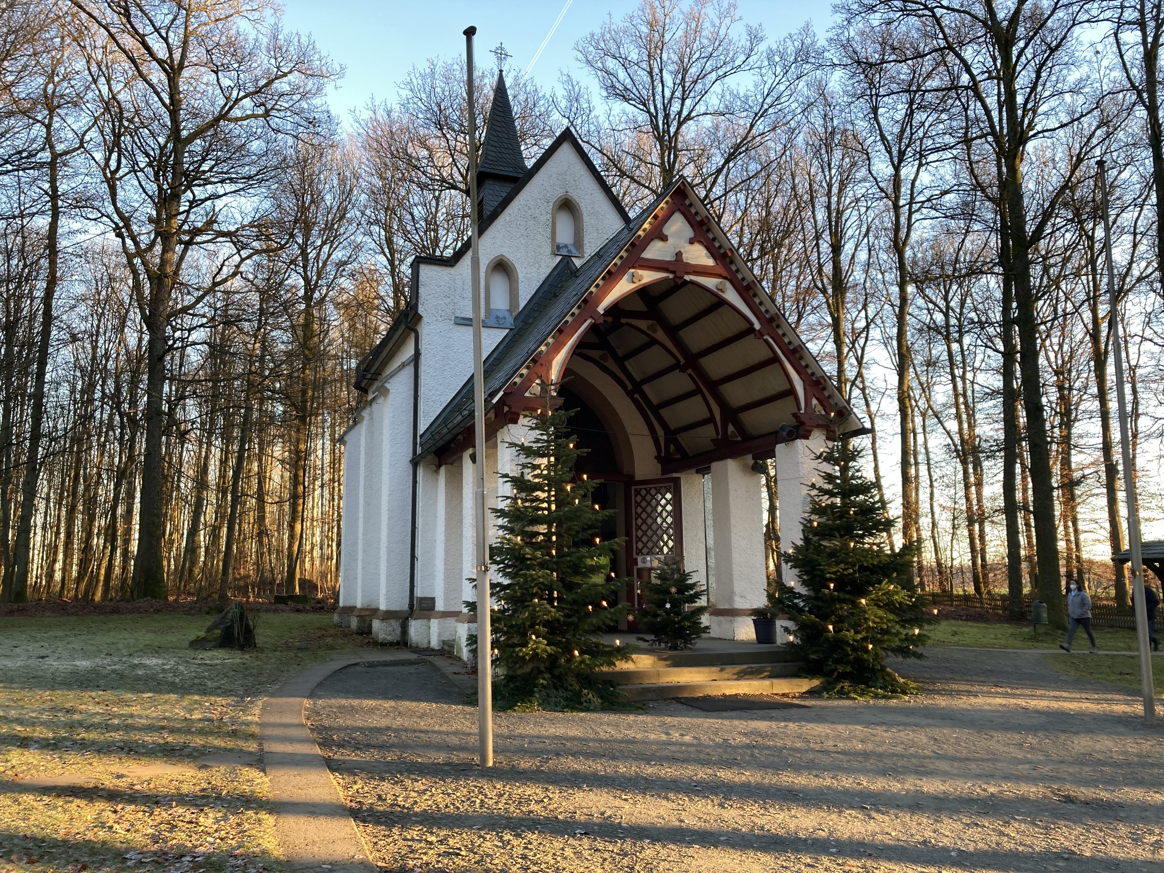Wenn alles im Zeitrahmen bleibt, öffnet die Kapelle wieder im Advent. von Lorena Klein