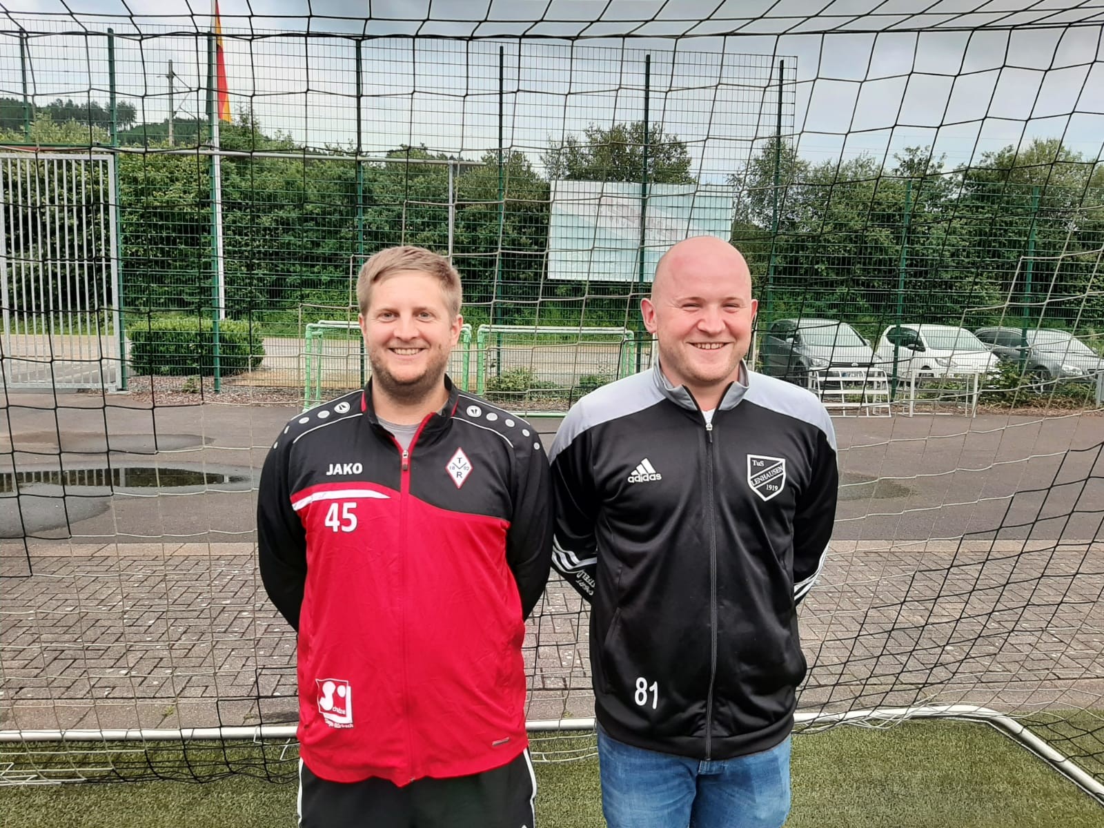 Lukas Hoffmann und Jonas Schröer trainieren die zweite Mannschaft. von privat