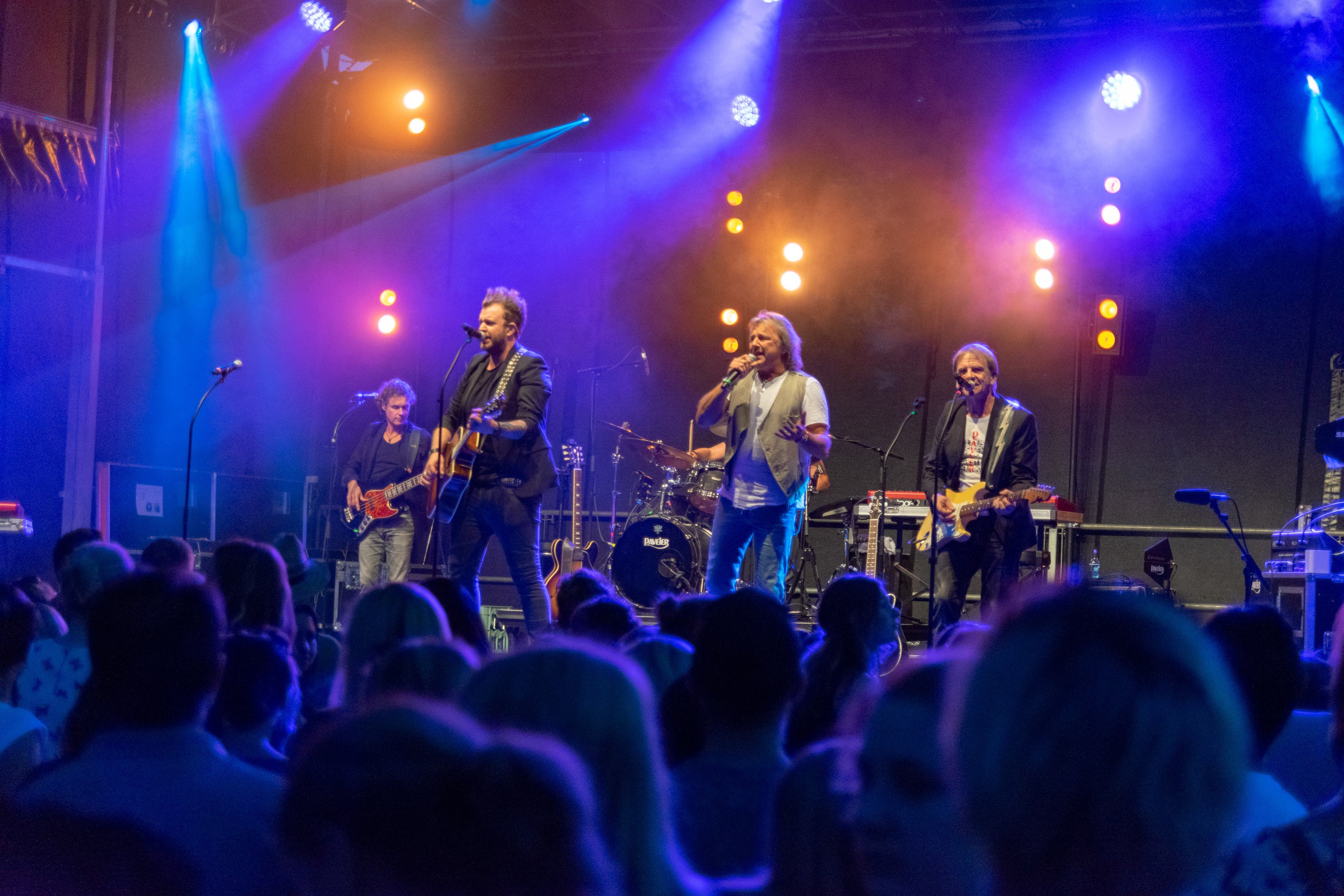 Die Paveier - hier bei einem Auftritt in Ottfingen - werden im September am großen Wendschen Galaabend spielen. von Nils Dinkel