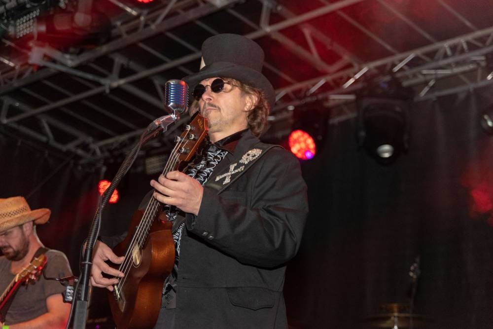 Musikalische Zeitreise beim „WiesenBrand“ in Oedingen