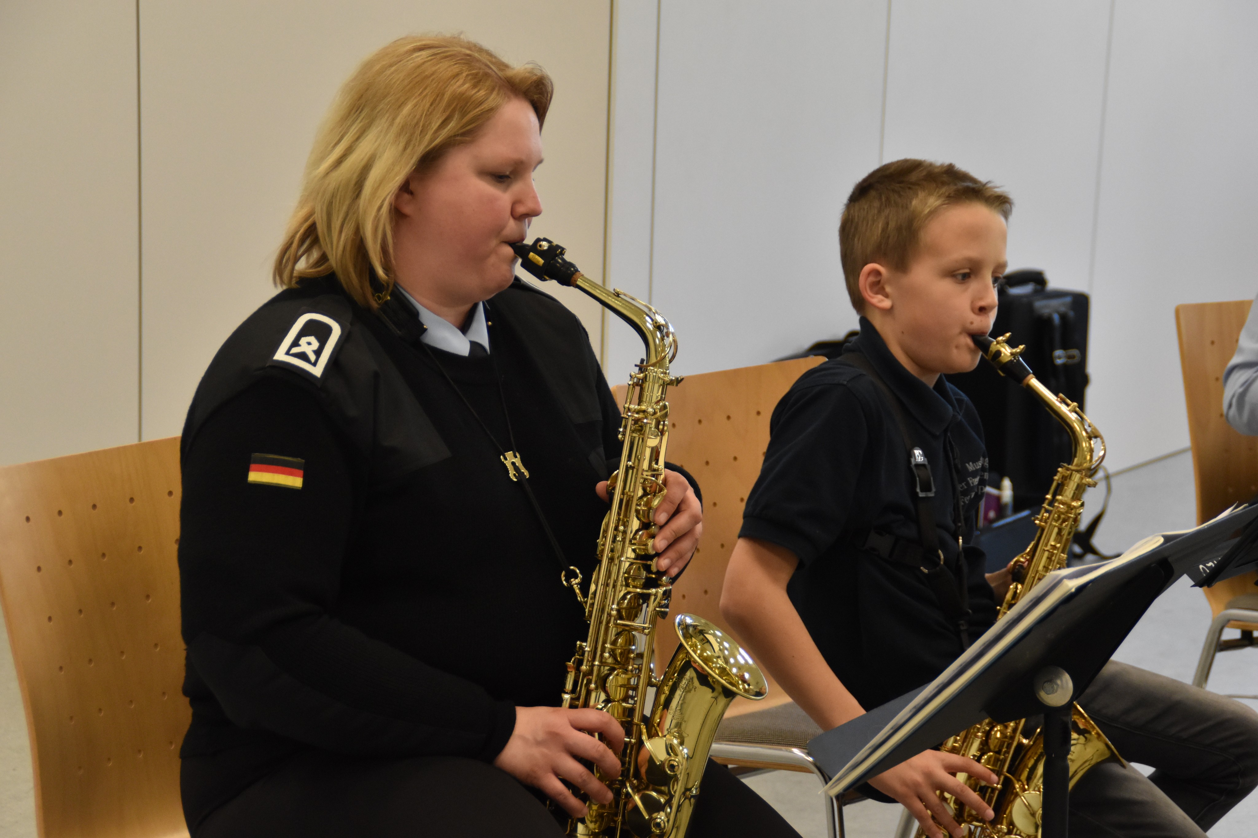 Die Kinder und Jugendlichen konnten viel von den erfahrenen Musikern Bundeswehrmusikern lernen. von Nicole Voss