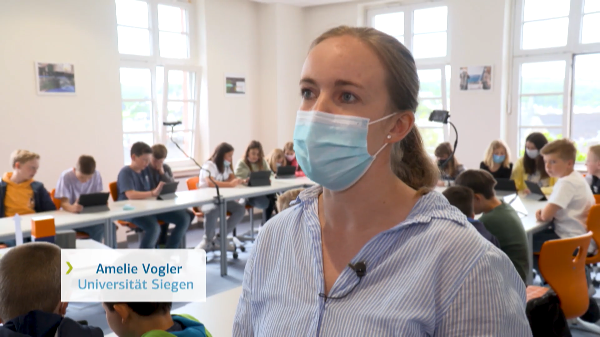 Studierende der Uni Siegen besuchen regelmäßig den Unterricht in Olpe. von KfW-Award