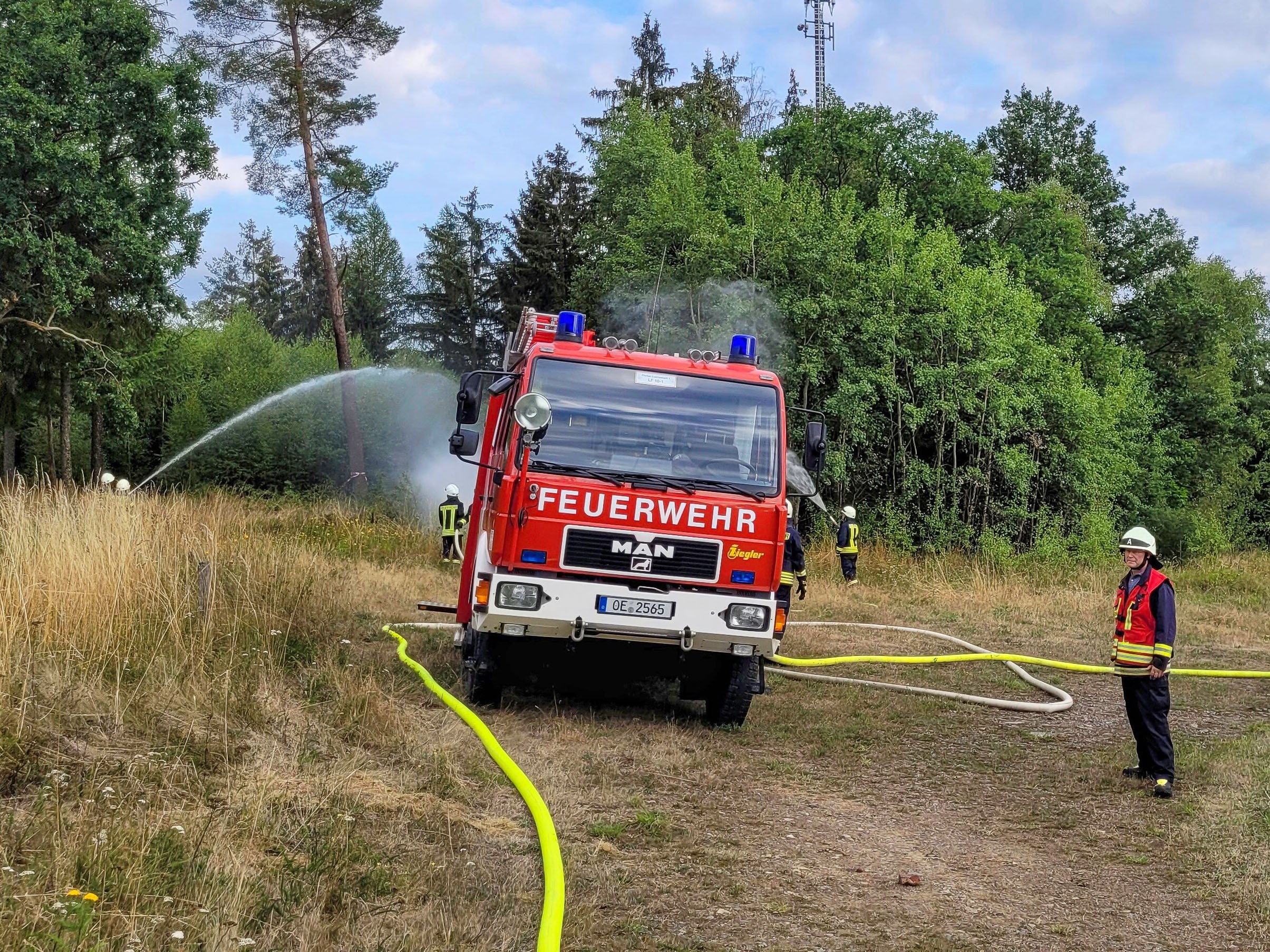 Insgesamt 70 Einsatzkräfte waren an der Übung beteiligt. von Feuerwehr Lennestadt