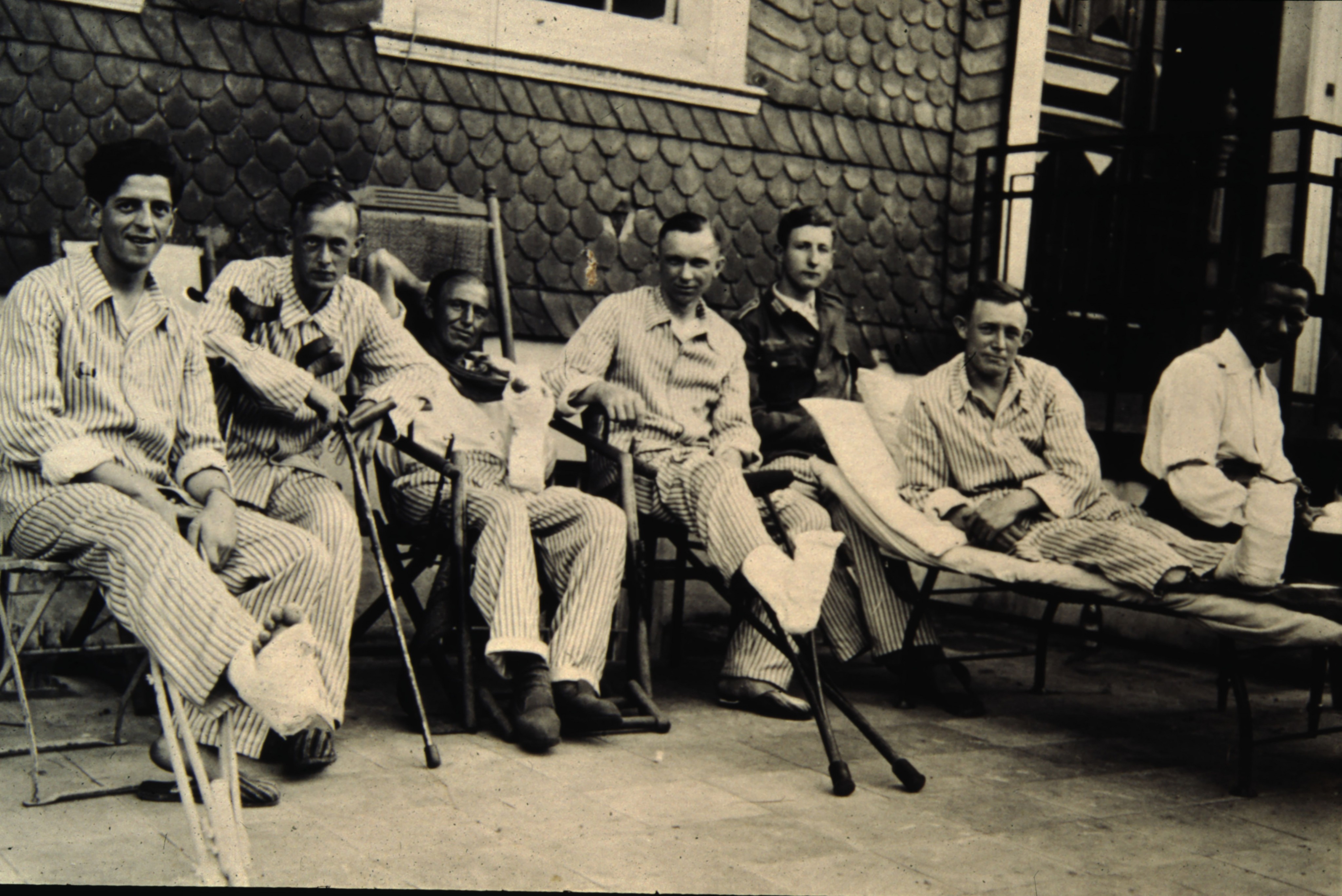 Verwundete Soldaten im St.-Gerhardus-Krankenhaus, u.a. Franz Dransfeld. von privat