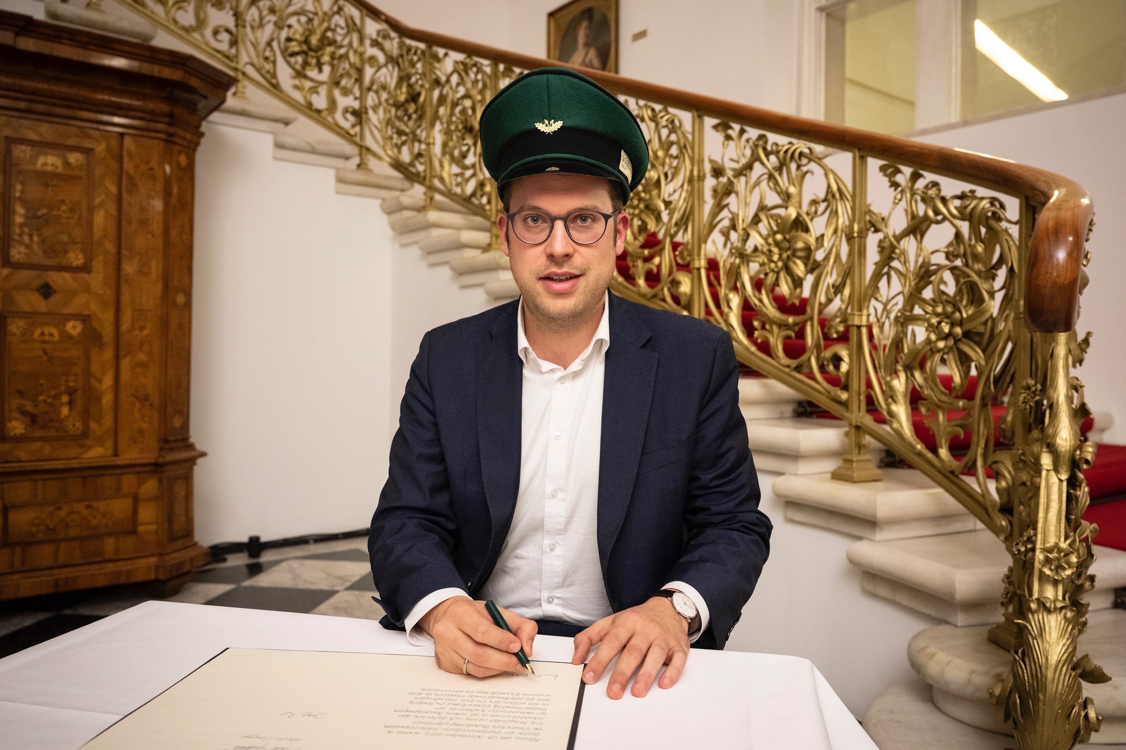 MdB Florian Müller aus Drolshagen hat den neuen Parlamentskreis Schützenwesen initiiert. von Marco Urban