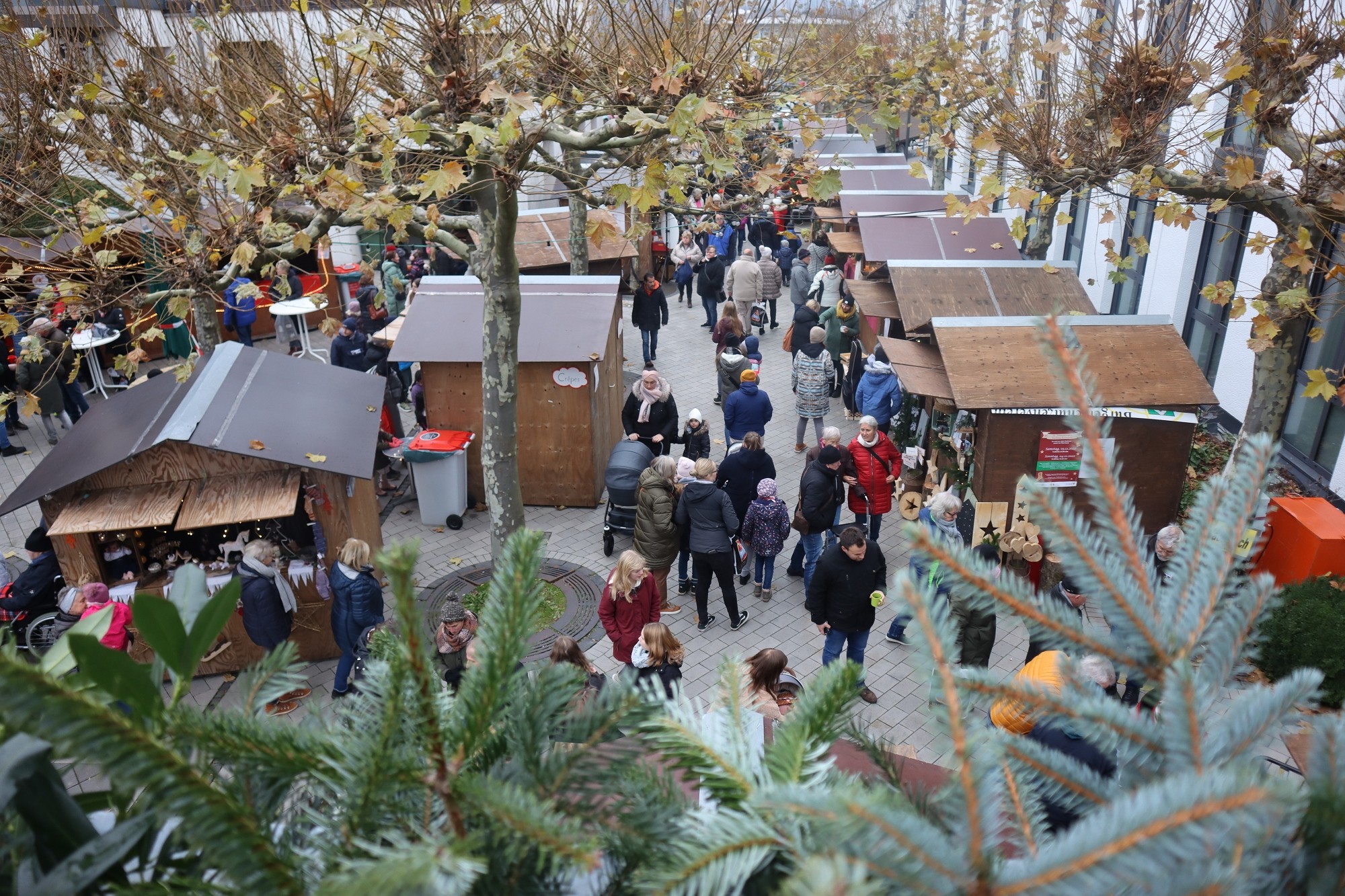 Rund 30 Händler sind beim Finnentroper Weihnachtsmarkt dabei. von Marita Sapp