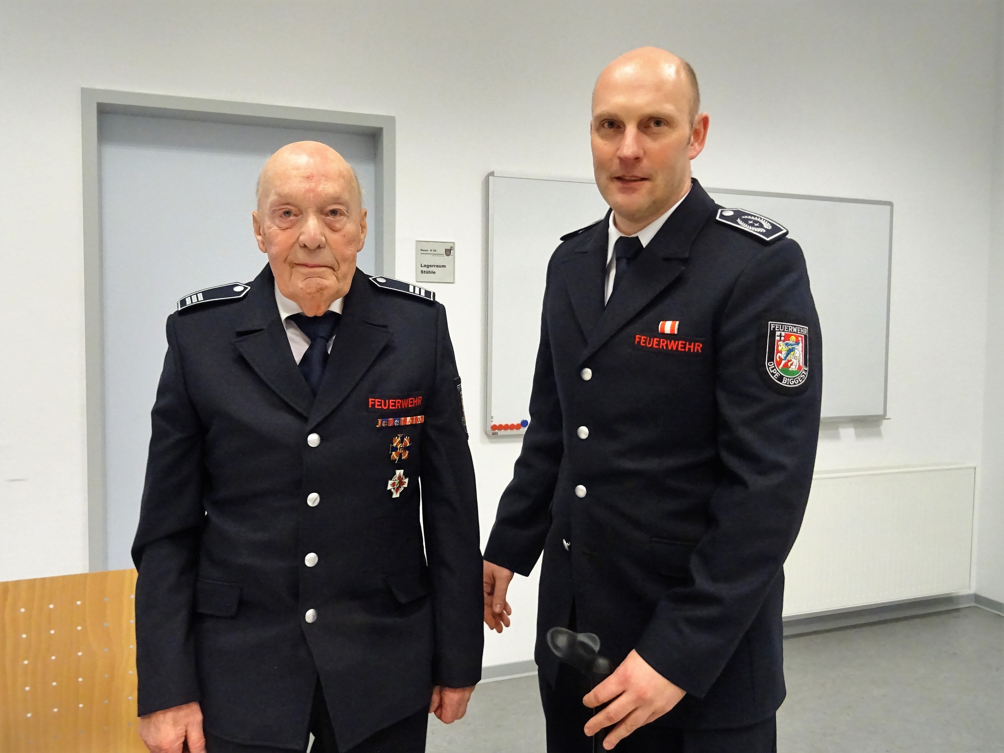 Ehrung für 70 Jahre Feuerwehr: Willi Ledig von Sigrid Mynar