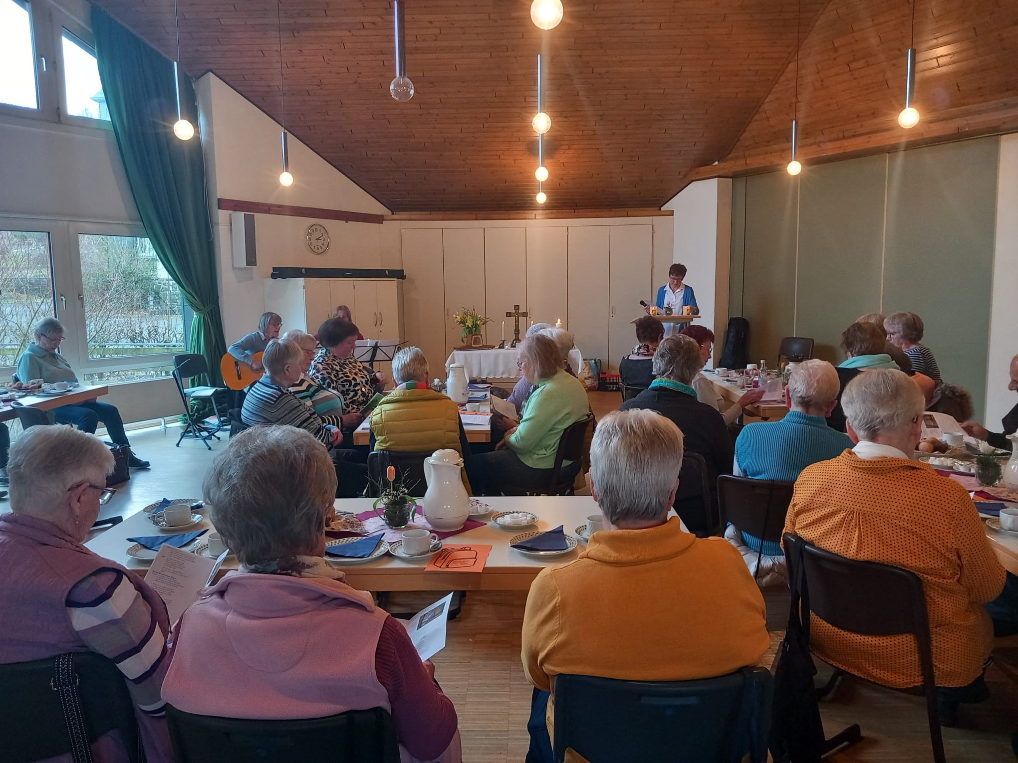 Das Pfarrheim in Wenden soll nach dem Vorschlag der Projektgruppe fest im Besitz der Kirche bleiben. Das Foto zeigt die Lichtblick-Andacht, die – wie viele andere kirchliche Angebote – regelmäßig dort stattfindet. von privat