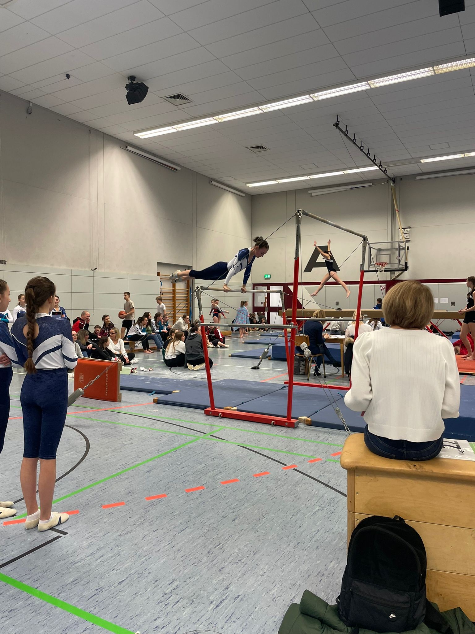 Die Schülerwettkämpfe im Geräteturnen des Siegerland Turngaus fanden in Kreuztal statt. von Adriana Cicatello