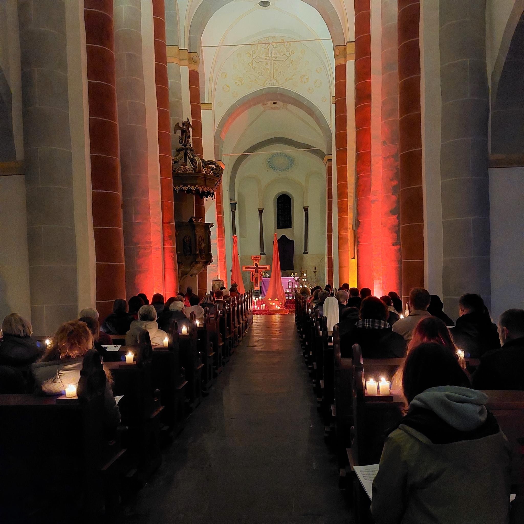 Ein Blick in die gutbesuchte Clemens-Basilika. von privat